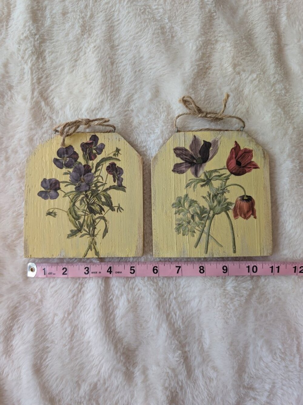 Floral wooden wall hangings - Picture 2 of 4